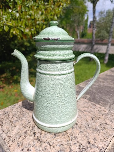 Cafetière ancienne émaillée