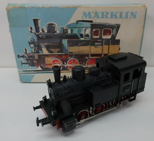 Locomotive train miniature - locomotive,