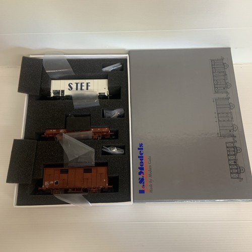 Train models 30259 - train, ls