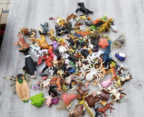 Gros lot figurines - kg,