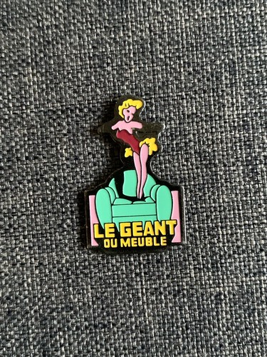 Pin géant - pin’s, le