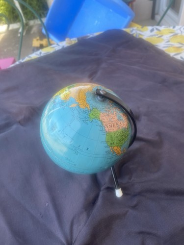 Petit globe terrestre - globe,