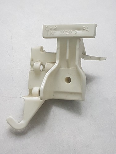 381268 patte fixation