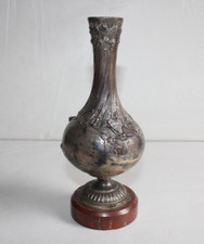 Antique small vase does rule signed Auguste Moreau, insect butterfly, h. 20.5 cm