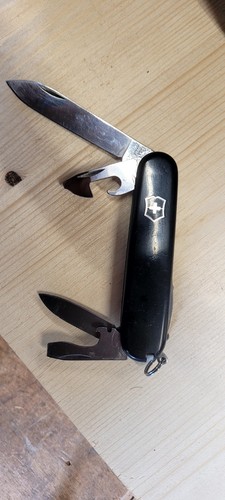 Vends couteau suisse