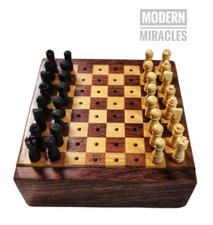 Mini jeu d'échecs vintage en