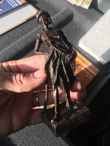 Bronze statue sculpture - bronze,