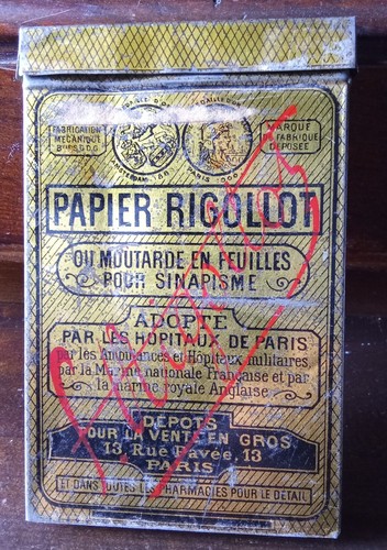 Ancienne boîte tôle