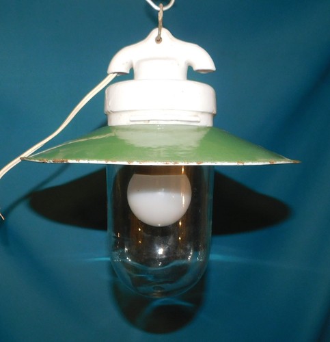 Ancienne lampe cour de - lampe,