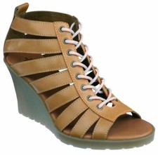 Dr Martens Sandale Mona Sand