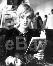 Photo Twiggy 10x8