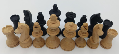 Ancien jeu échecs - en, bois