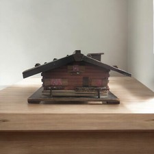 Cave à cigarettes chalet Bois curiosité 