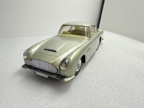 Vieille aston martin db5 - vieille, en
