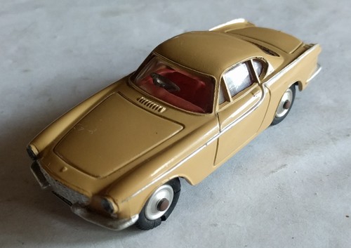 Corgi toys volvo p1800 - toys,
