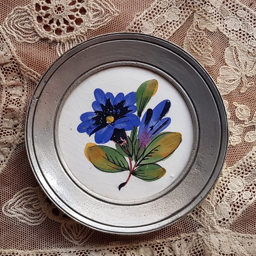 Jolie petite assiette étain - jolie,