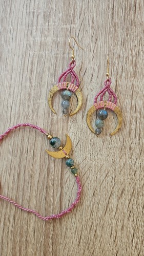 Parure artisanale - , en
