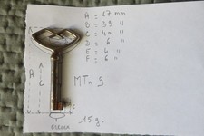 Ancienne clef commode/ MTn 9