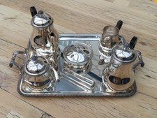 SERVICE A CAFÉ ET À THÉ