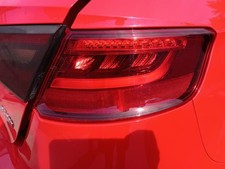 Feu arriere principal droit