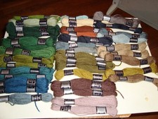 52 écheveaux de LAINE dollfus mieT DMC   broderie tapisserie