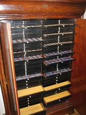 Meuble médailler vers 1870