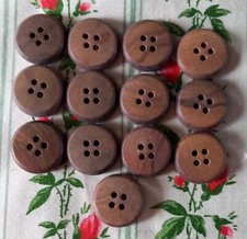 13 BOUTONS EN BOIS DIAMETRE