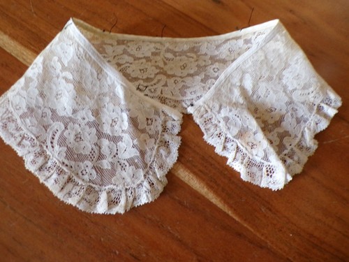 Linge ancien col parure de - ,