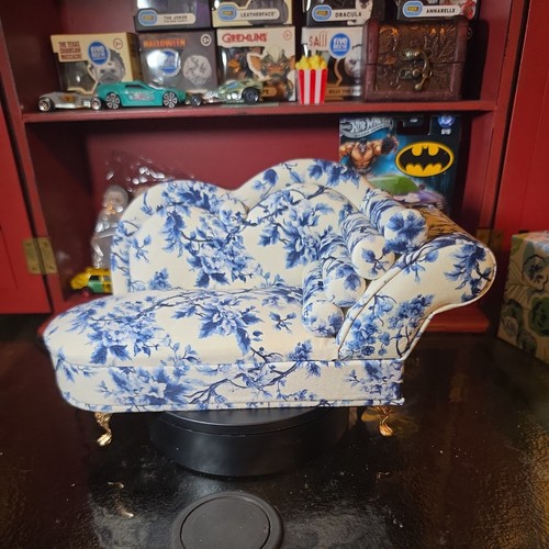 Blue white floral - floral, chaise