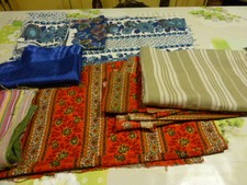grand lot de tissus  bleus ,rouges vintages , housse de coussin toile  matelas 