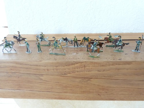 Anciens soldats plats étain - soldats,
