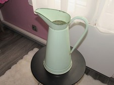 Ancien Broc à Eau en Tôle