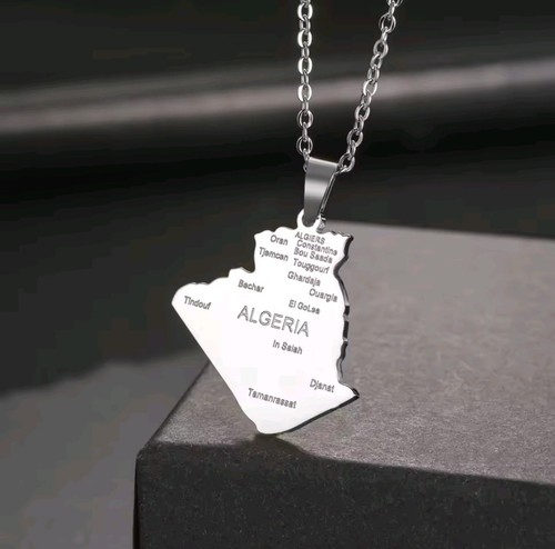 Collier argenté avec - argenté,