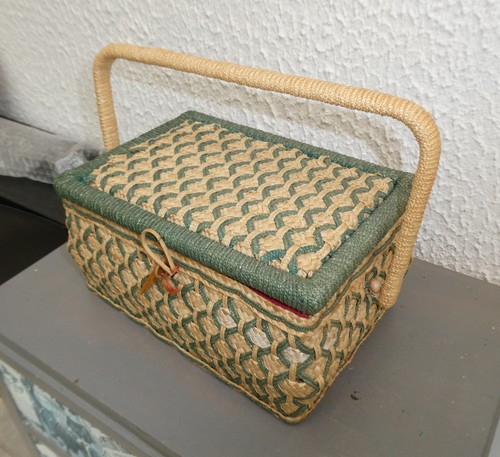 Ancienne boite coutures en - boite, a