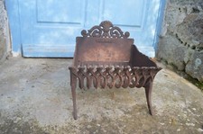 Petit Porte Bûches Cheminée Chenets Fonte Dimensions: 35,5x27x32cm