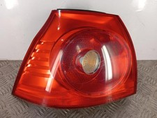 Feu arriere principal gauche