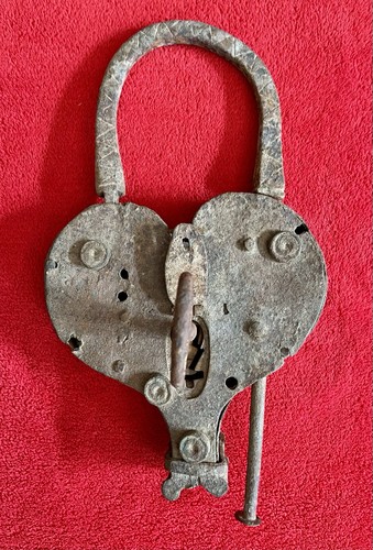 Ancien cadenas cœur fer - ancien,