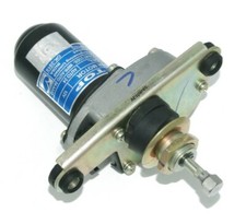 Moteur d'essuie-glace avant
