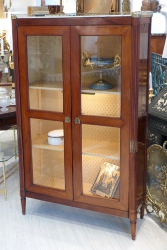 Virrig vitrine - n., virrig,