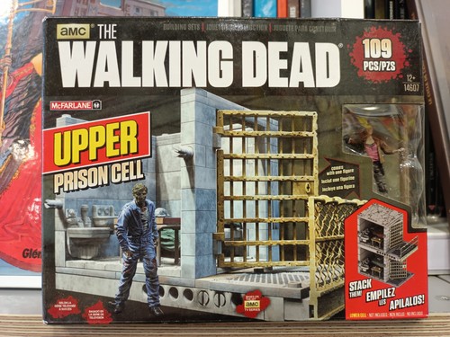 Walking dead upper - dead, prison
