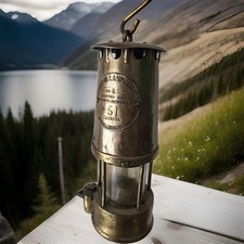 Ancienne Lampe De Mineur