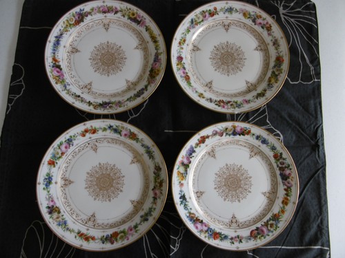 Anciennes assiettes en - 4,