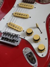 Ancienne E-Guitare Fabriquée