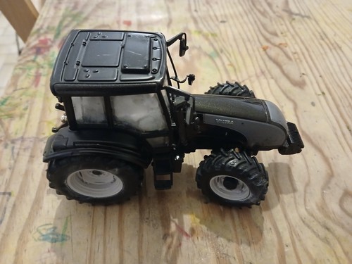 Universal hobbies tracteur - universal,