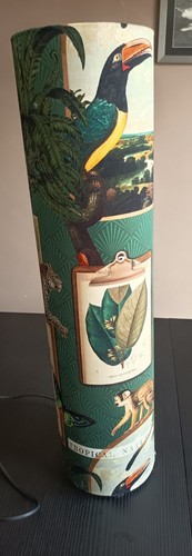 Lampe salon tissu tropical - de,