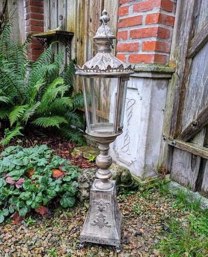 Grande lanterne sur pied - sur,