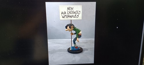 Gaston lagaffe sleeping resin - gaston,