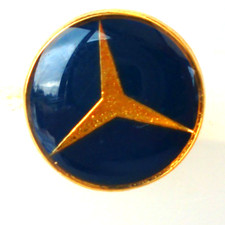 Pin's Pin - INSIGNE MARQUE