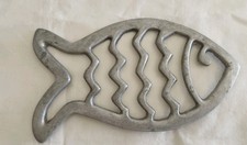 Ancien Dessous De Plat En Forme De Poisson En Alu