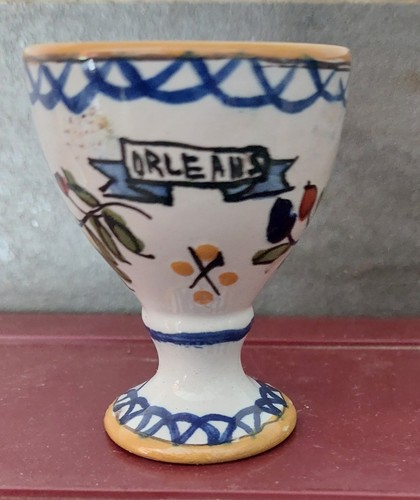Coquetier ancien sur